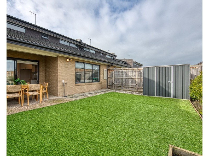 22 Mortlake Drive, Officer South VIC 3809