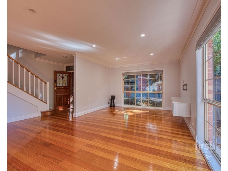 2/30 Palmerston Street, Berwick VIC 3806