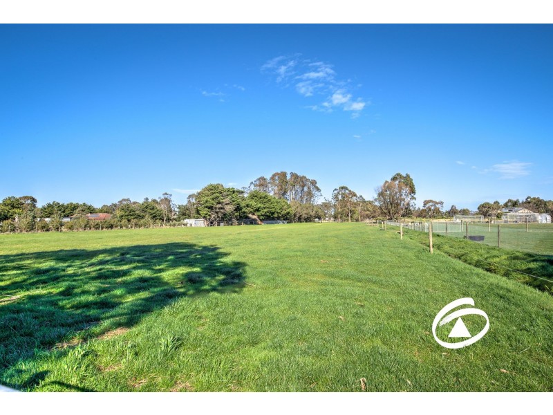 16 Latta Road, Nar Nar Goon VIC 3812