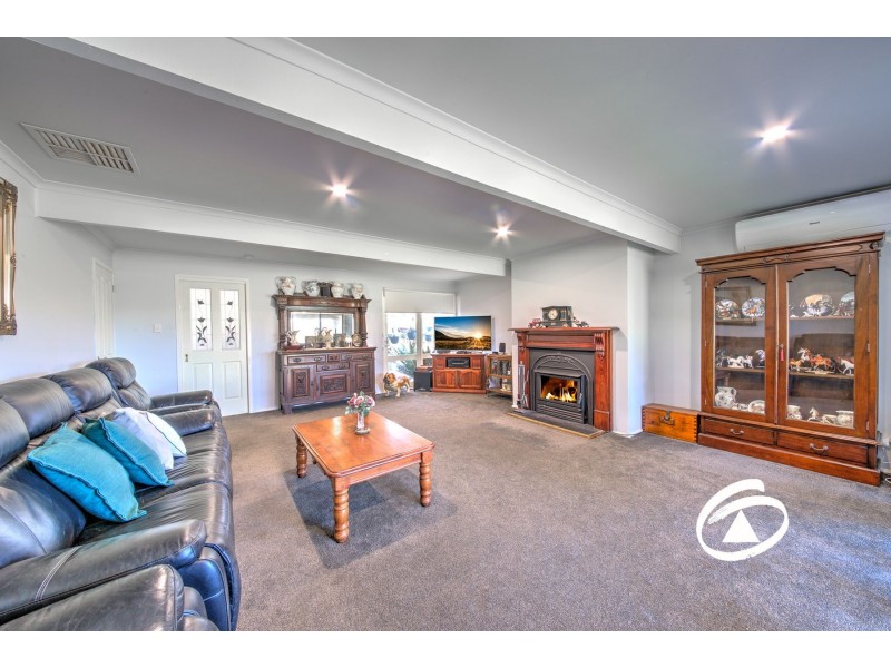 16 Latta Road, Nar Nar Goon VIC 3812