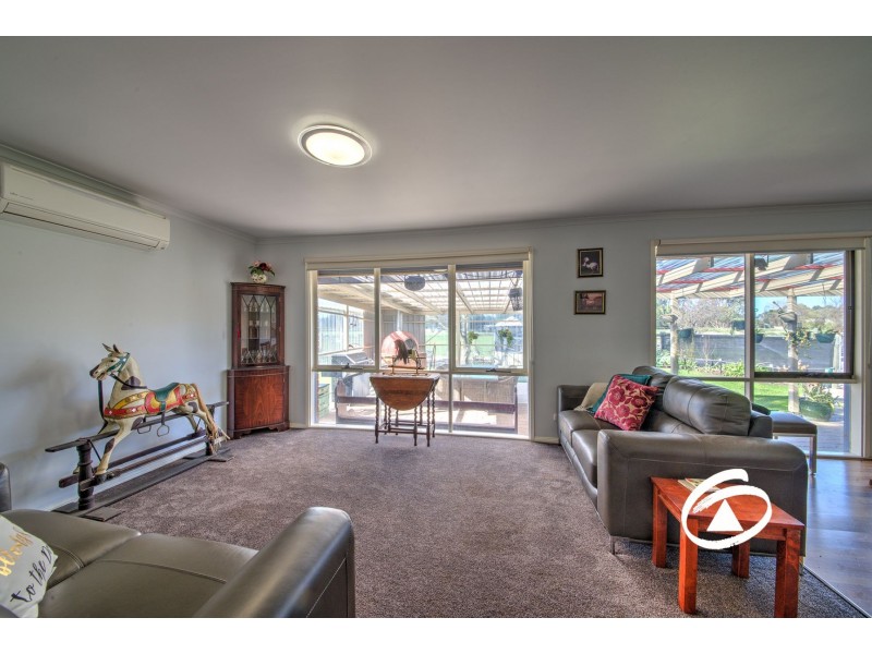 16 Latta Road, Nar Nar Goon VIC 3812