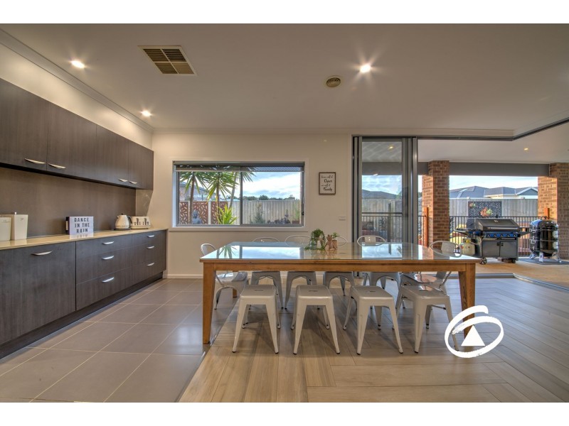 1 Kerr Close, Pakenham VIC 3810