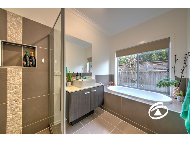 1 Kerr Close, Pakenham VIC 3810