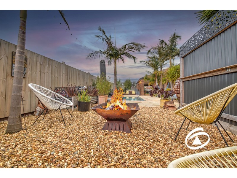 1 Kerr Close, Pakenham VIC 3810