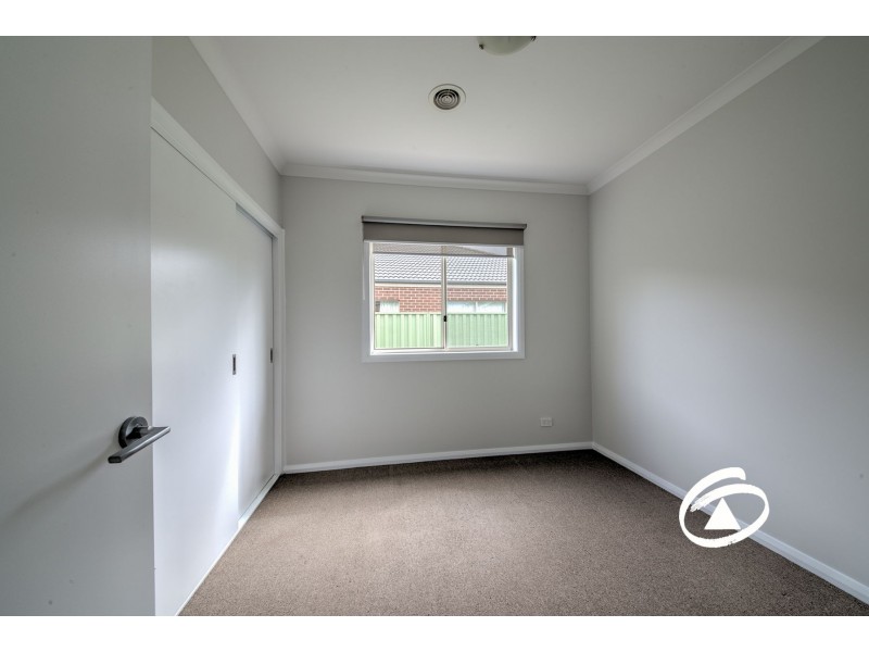 5 Ivy Leaf Road, Pakenham VIC 3810