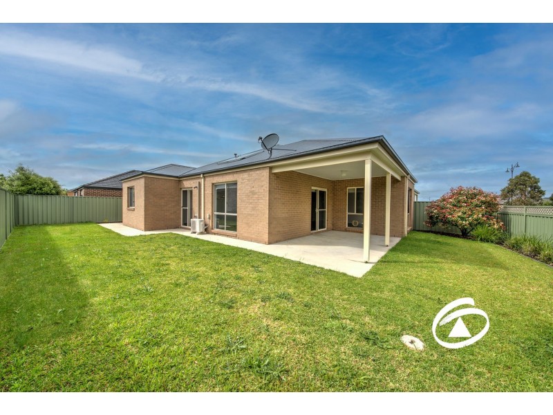 5 Ivy Leaf Road, Pakenham VIC 3810