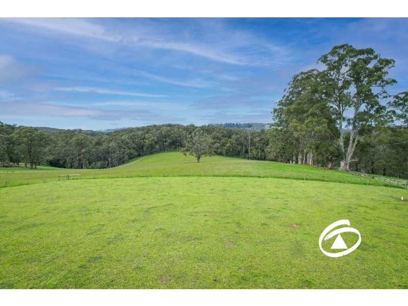 526 Paternoster Road, Mount Burnett VIC 3781