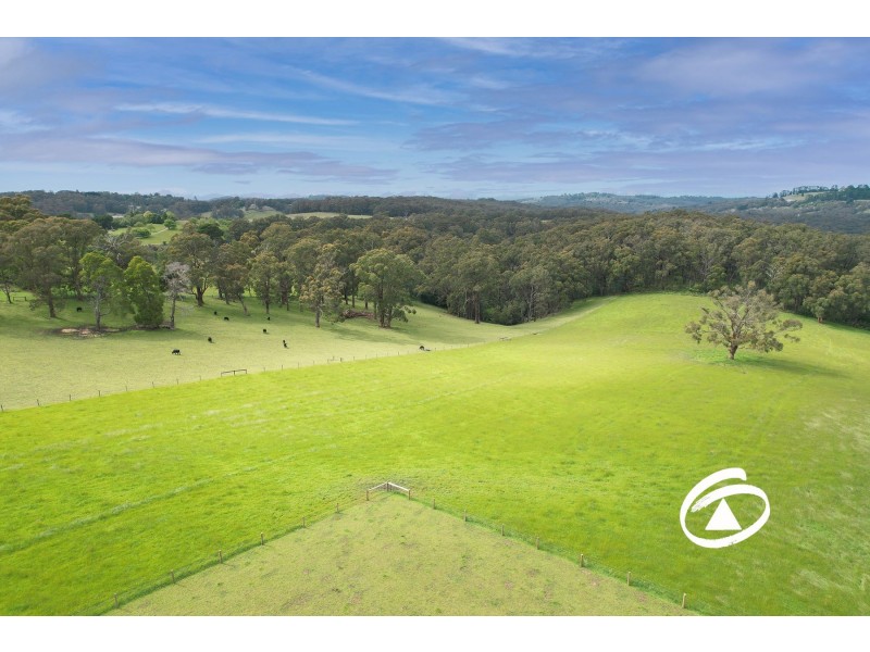 526 Paternoster Road, Mount Burnett VIC 3781