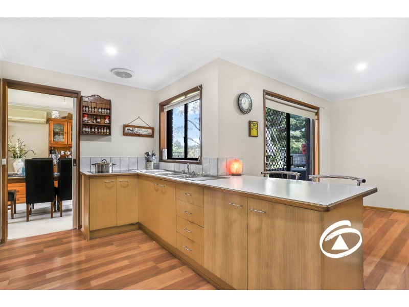 1 James Court, Drouin VIC 3818