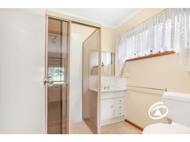 1 James Court, Drouin VIC 3818