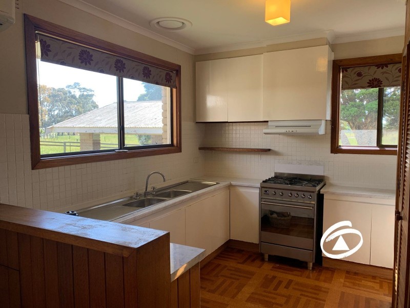 885 McDonalds Drain Road, Pakenham South VIC 3810