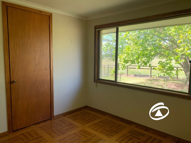 885 McDonalds Drain Road, Pakenham South VIC 3810