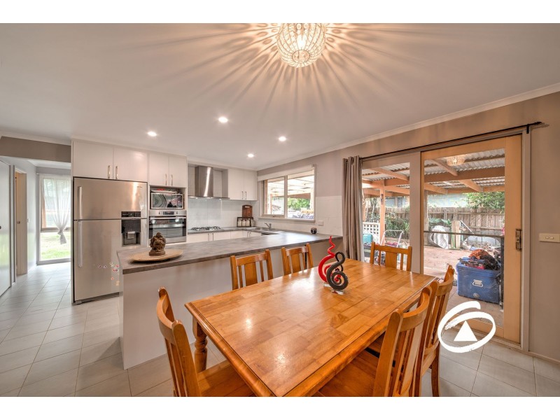 5 Parman Avenue, Pakenham VIC 3810