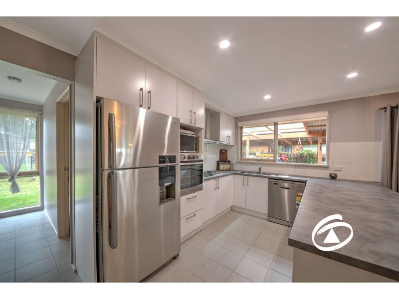 5 Parman Avenue, Pakenham VIC 3810