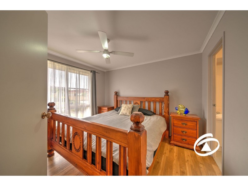 5 Parman Avenue, Pakenham VIC 3810