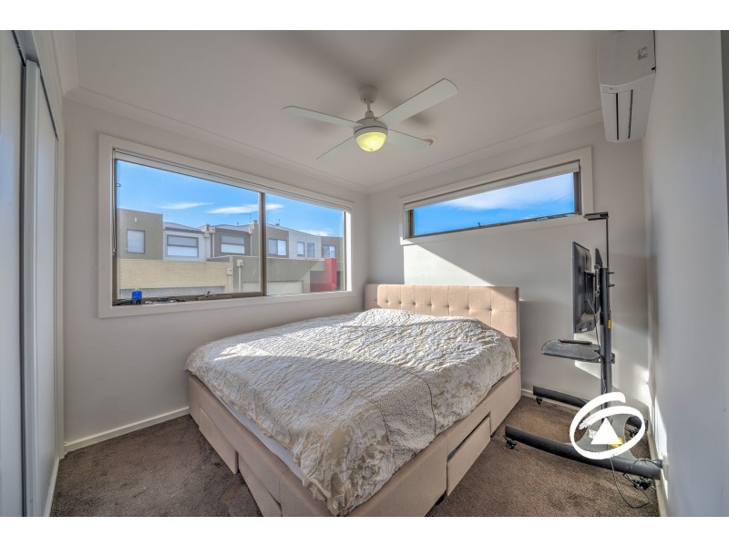 42/23 Atlantic Drive, Pakenham VIC 3810
