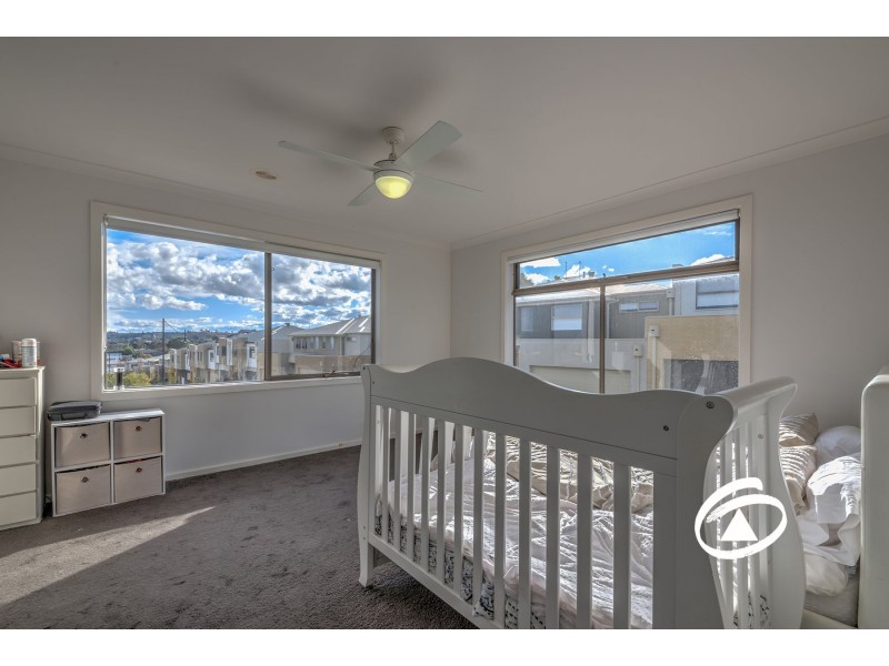 42/23 Atlantic Drive, Pakenham VIC 3810