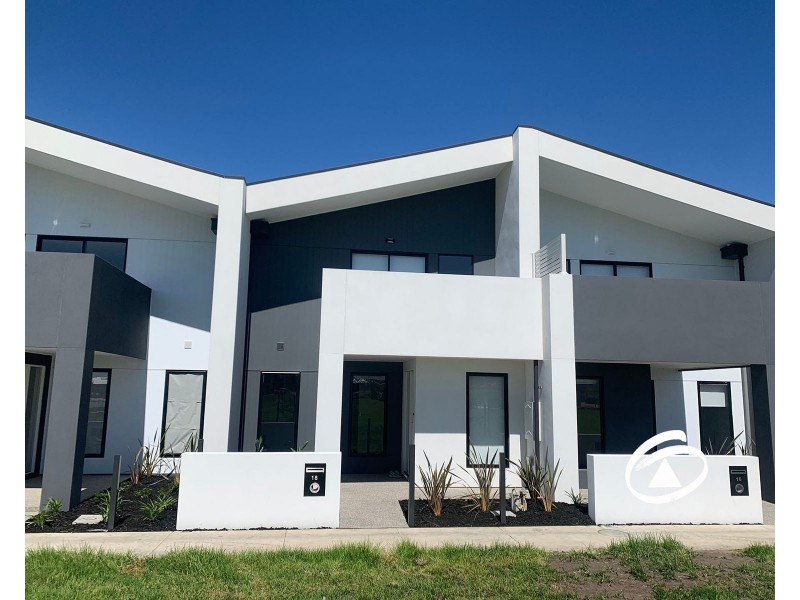 18 Anakin Walk, Officer VIC 3809