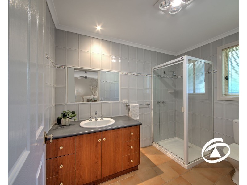 5 Sue Place, Berwick VIC 3806