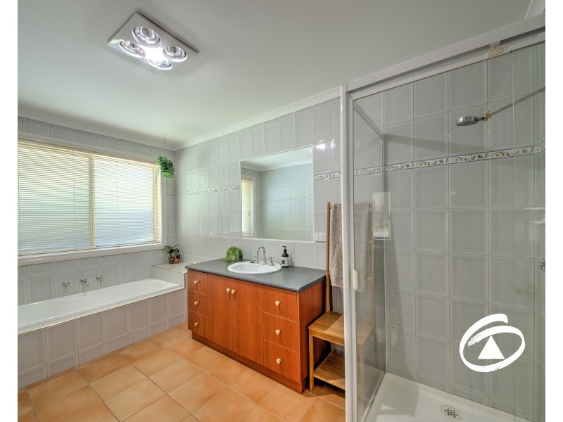 5 Sue Place, Berwick VIC 3806