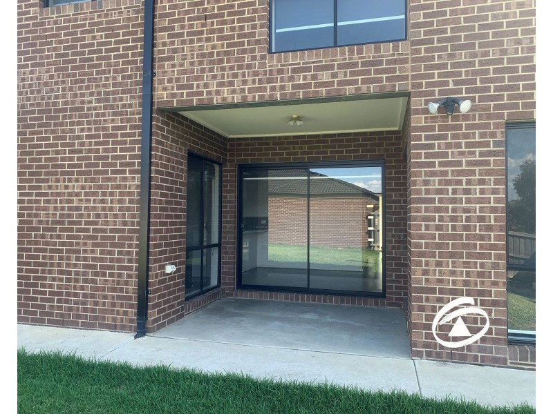 8 Kiama Street, Officer VIC 3809