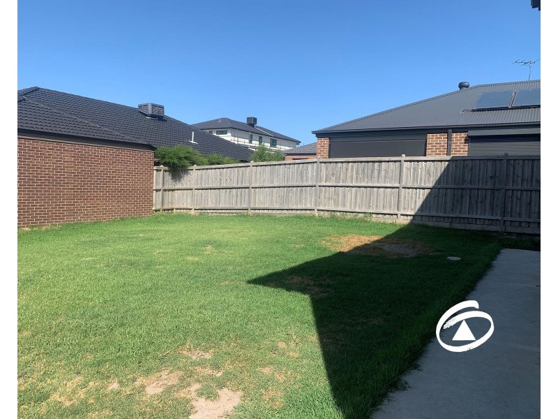 8 Kiama Street, Officer VIC 3809