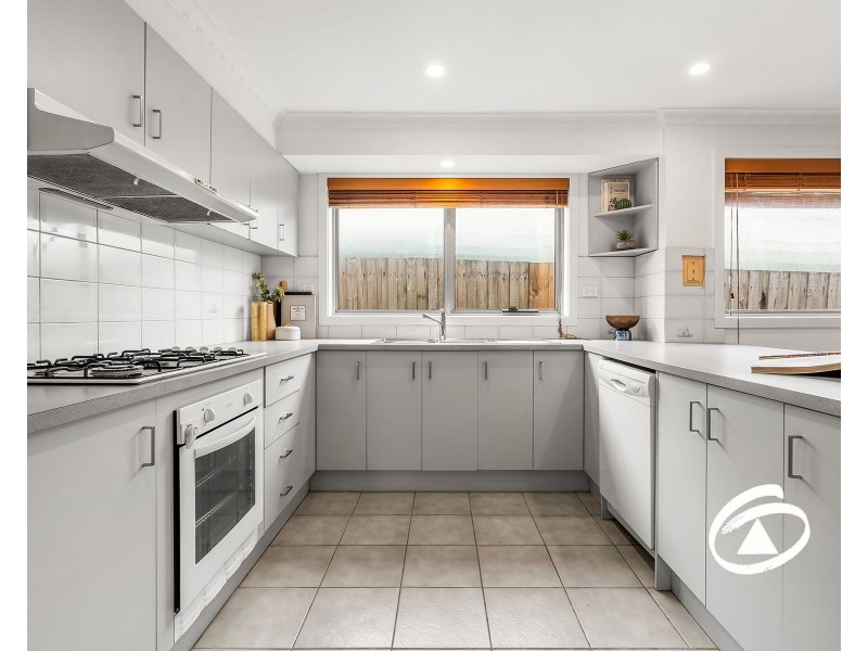 8 Tamarisk Road, Narre Warren VIC 3805