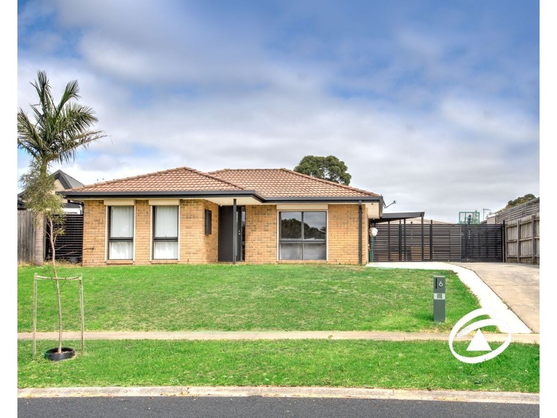 6 Bluegrass Crescent, Pakenham VIC 3810