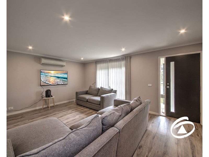 6 Bluegrass Crescent, Pakenham VIC 3810