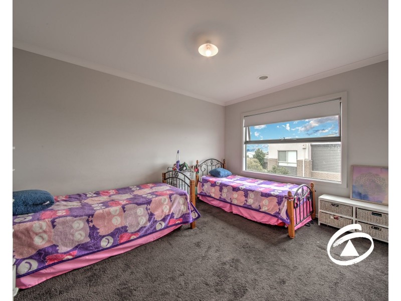 16/23 Atlantic Drive, Pakenham VIC 3810