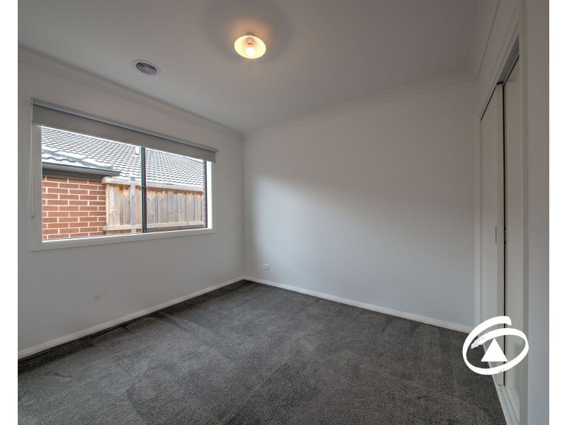 48 Corymbia Promenade, Pakenham VIC 3810