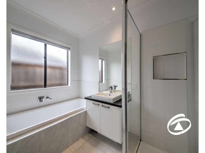 48 Corymbia Promenade, Pakenham VIC 3810