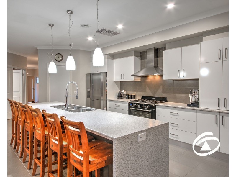 97 Livingstone Boulevard, Pakenham VIC 3810