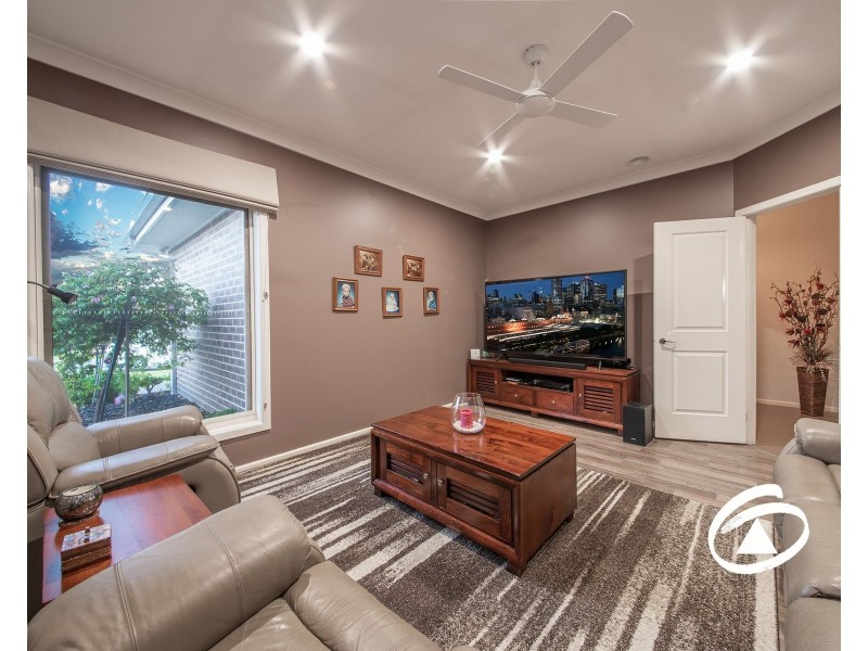 97 Livingstone Boulevard, Pakenham VIC 3810