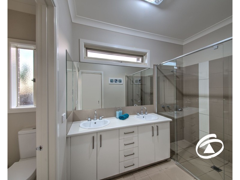 97 Livingstone Boulevard, Pakenham VIC 3810