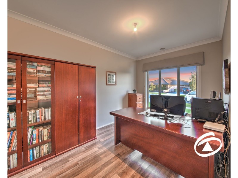 97 Livingstone Boulevard, Pakenham VIC 3810