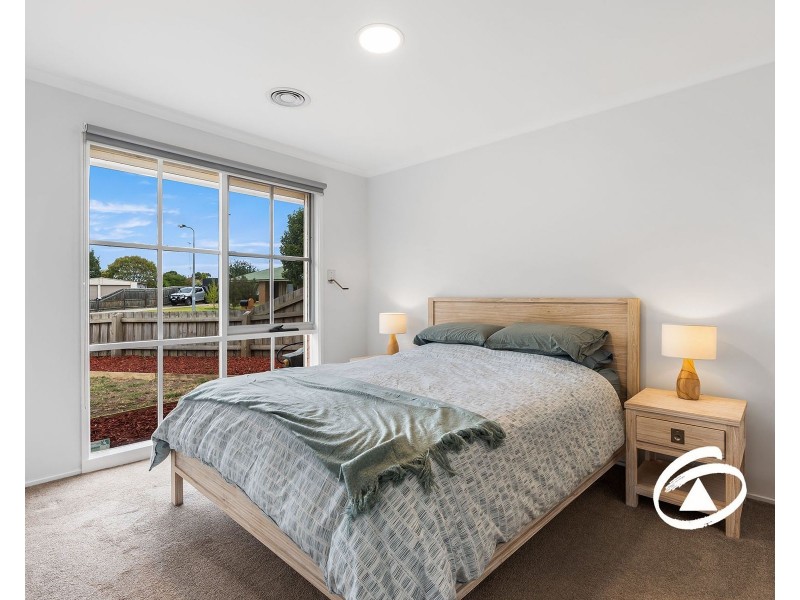 2 Cyprus Place, Pakenham VIC 3810