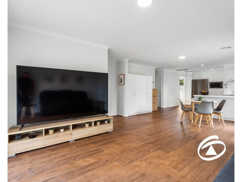 2 Cyprus Place, Pakenham VIC 3810