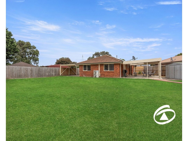 2 Cyprus Place, Pakenham VIC 3810