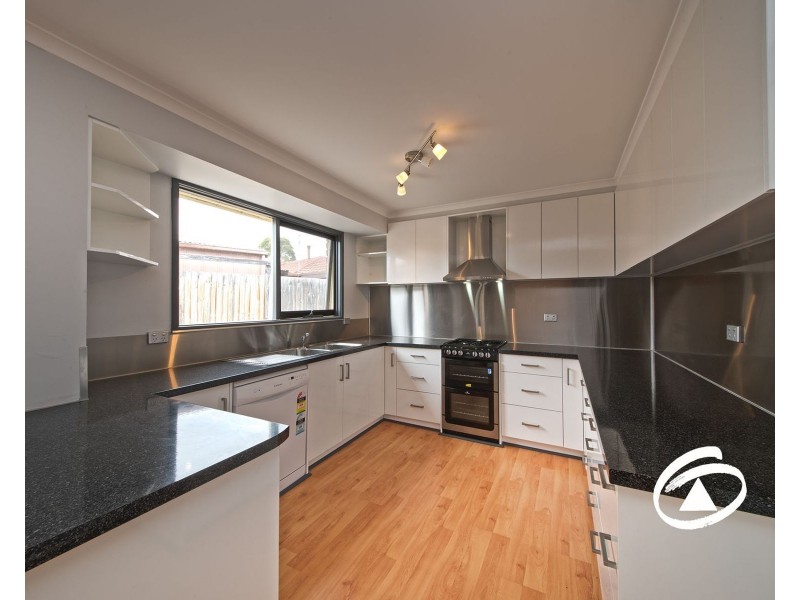 1 Kingston Avenue, Pakenham VIC 3810