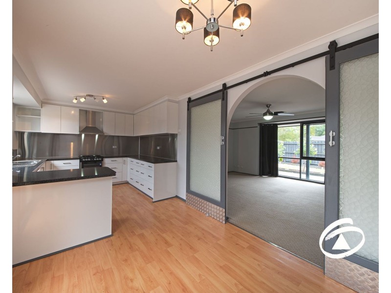 1 Kingston Avenue, Pakenham VIC 3810