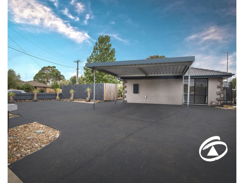 1 Kingston Avenue, Pakenham VIC 3810