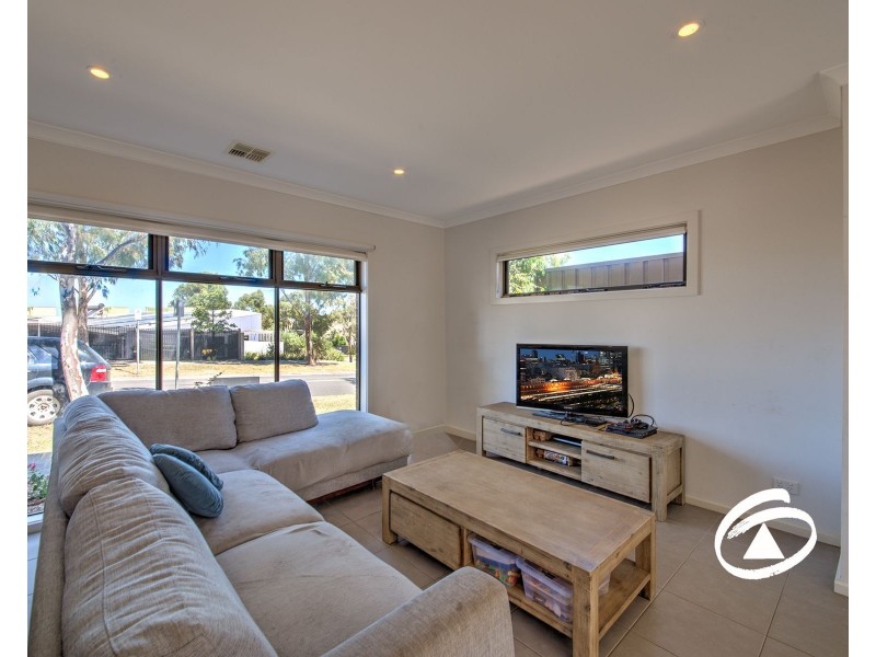 11 Atlantic Drive, Pakenham VIC 3810