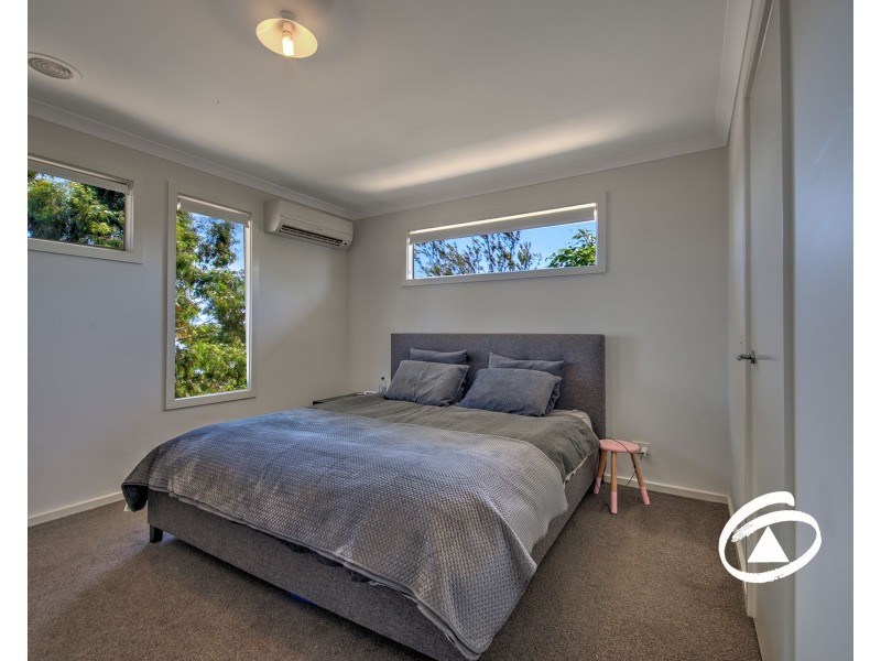 11 Atlantic Drive, Pakenham VIC 3810