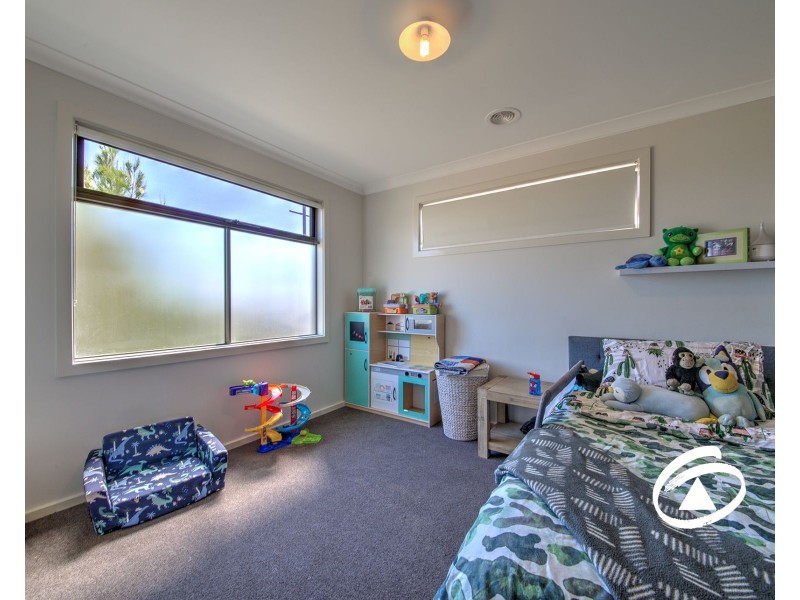 11 Atlantic Drive, Pakenham VIC 3810