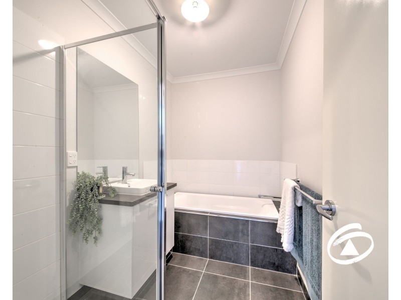 38 Renam Street, Pakenham VIC 3810