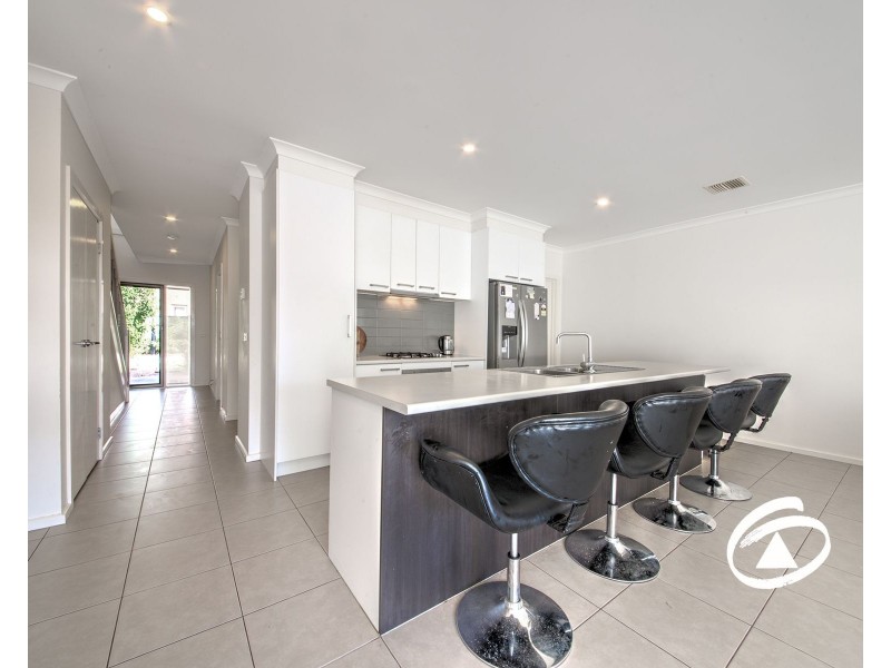30/23 Atlantic Drive, Pakenham VIC 3810