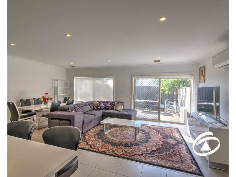 30/23 Atlantic Drive, Pakenham VIC 3810