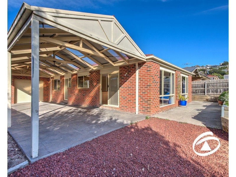 12 Shetland Court, Pakenham VIC 3810