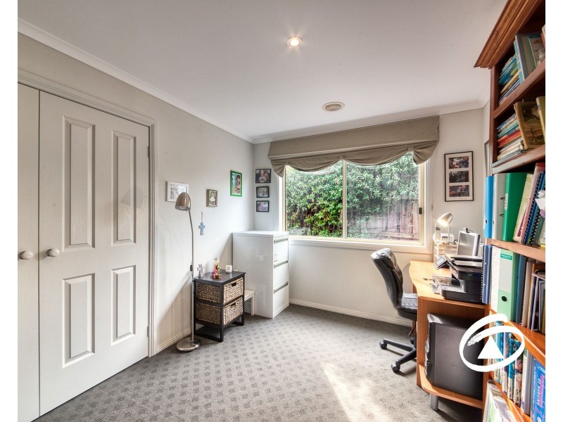 10 Johnsons Place, Pakenham VIC 3810